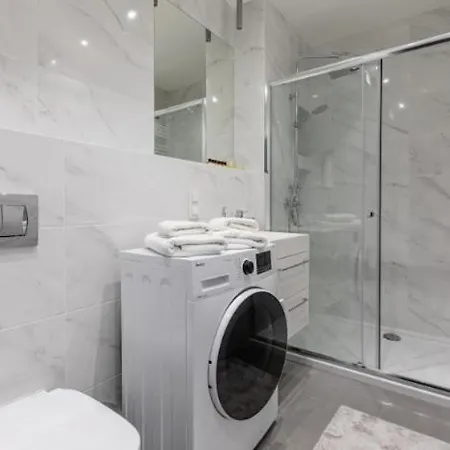 Family Apartment شقة